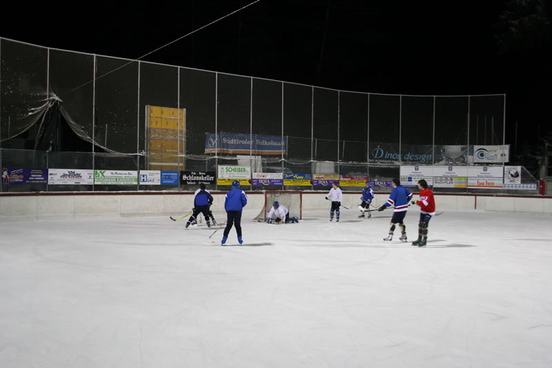 gal/Eishockeyspiel in Toblach/2008-02-02 SVR Eishockey 107.jpg